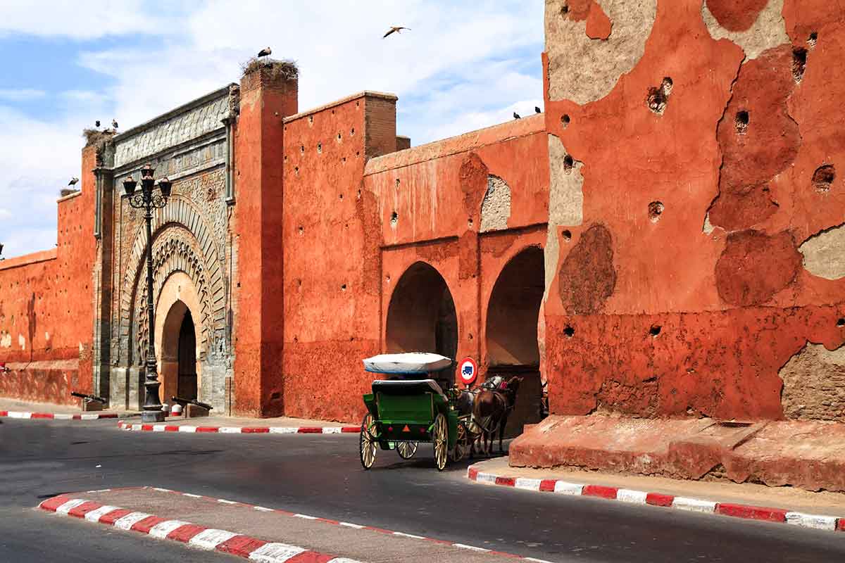 Murallas de puerta de Marrakech