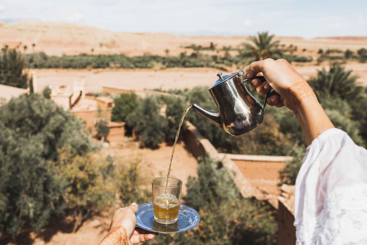 Como preparar el té marroquí