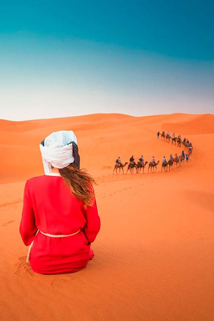 mujer-rojo-desert