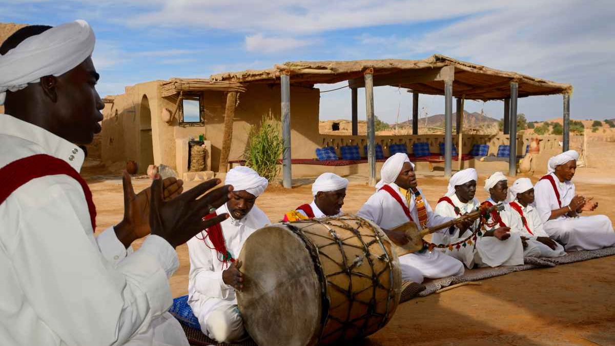 Actuación de música Gnawa en Marruecos